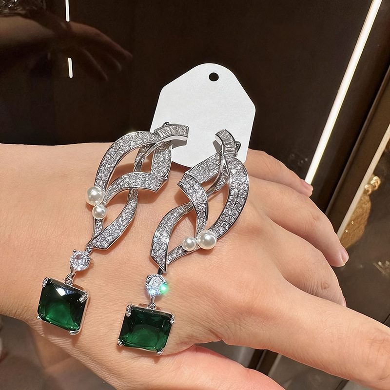 Retro Luxury Emerald Square Di - огляд і ціна Women'S Fashion Magazines